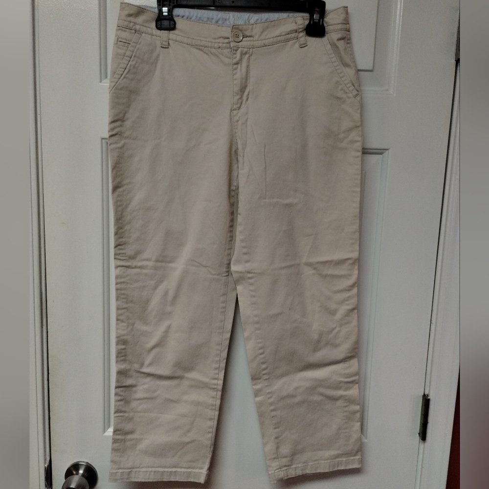 ST JOHNS BAY CROPPED PANTS.  SZ 8